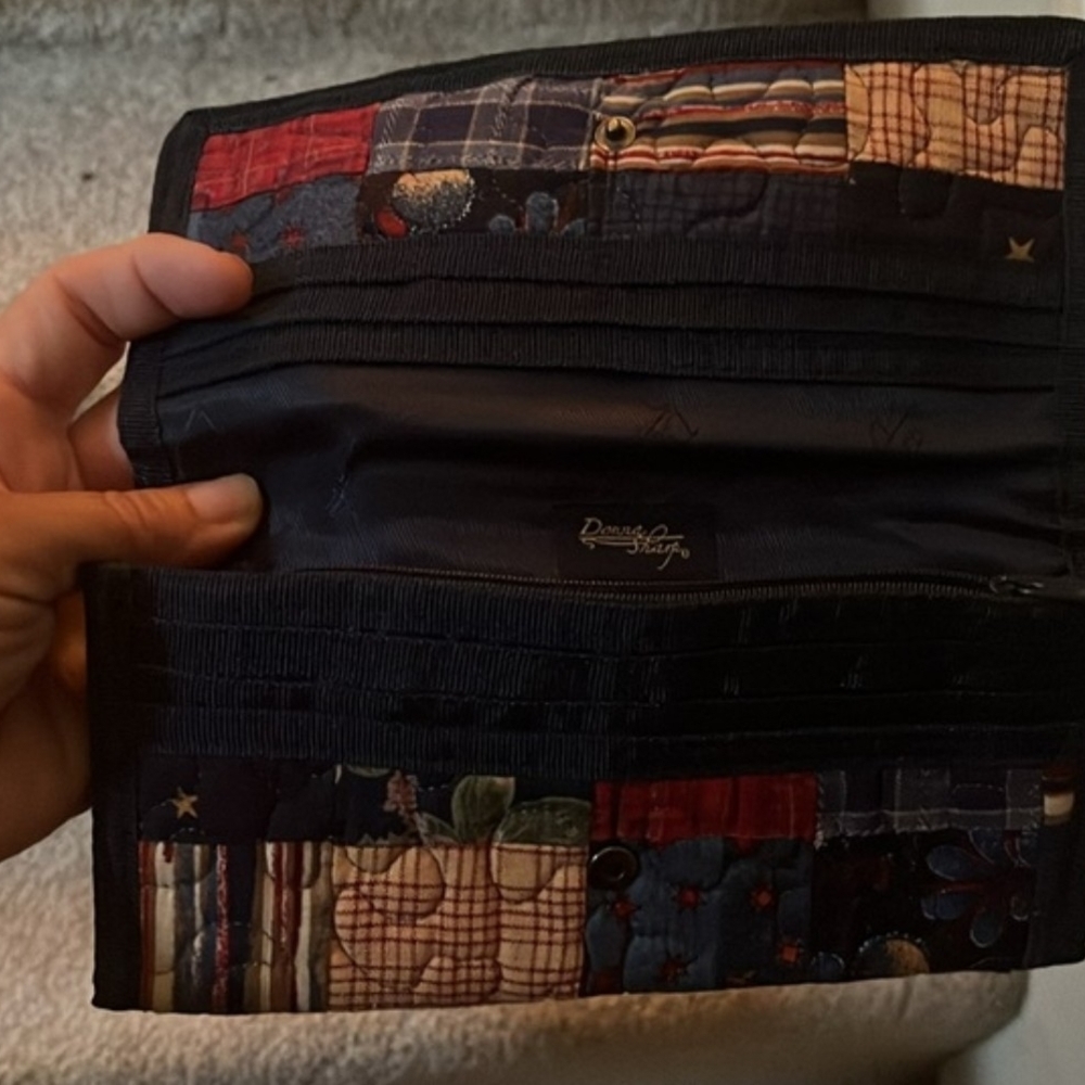 Donna Sharp Wallet In Quilted Pattern Colonial Pa… - image 2